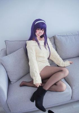欧美女人瑜伽表演_BD英语在线播放